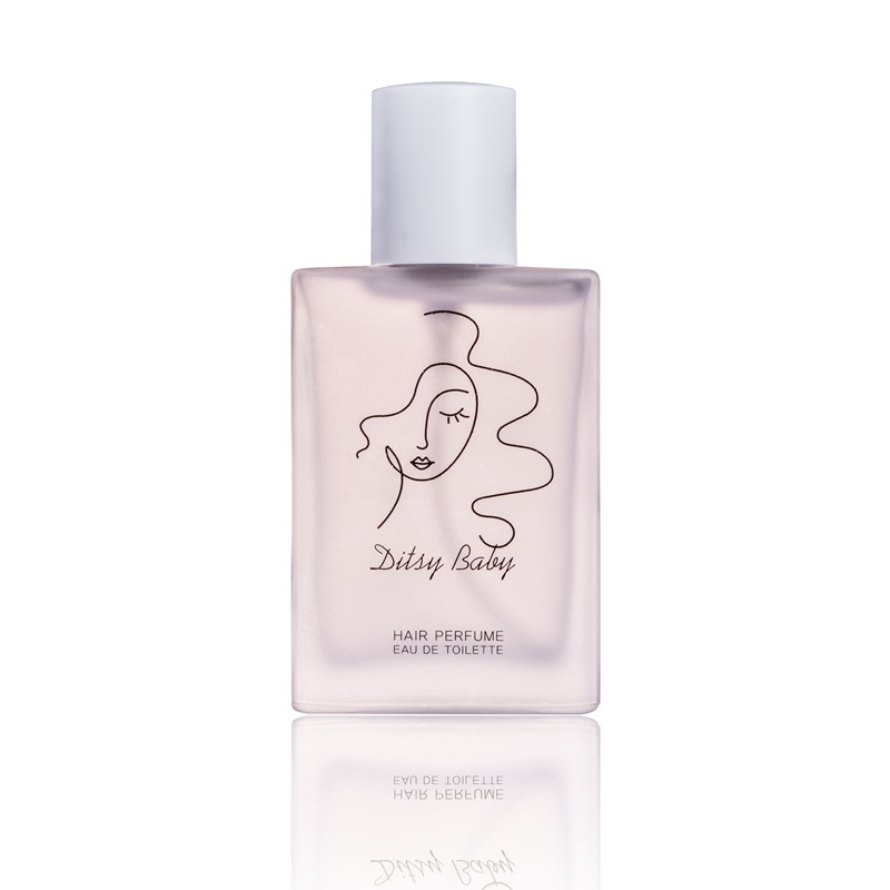 Nước hoa xịt tóc nhẹ nhàng mà quyến rũ .