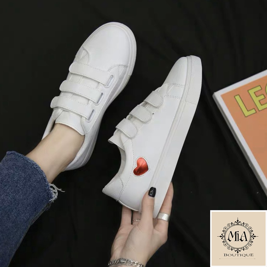 Giày Thể Thao Nữ Hình Trái Tim Trẻ Trung Năng Động | BigBuy360 - bigbuy360.vn