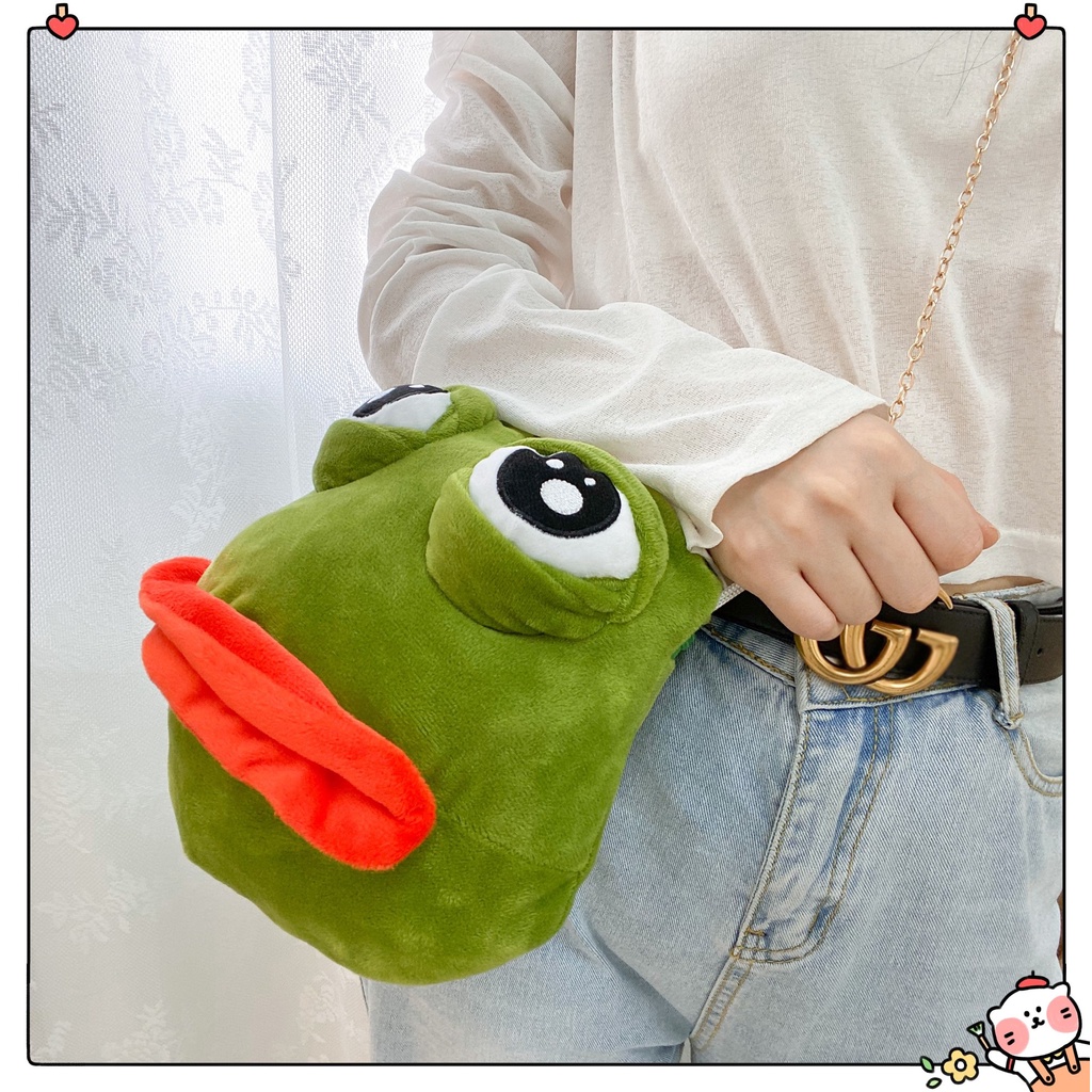 Túi đeo chéo hình ếch xanh Pepe siêu bựa dành cho vozer