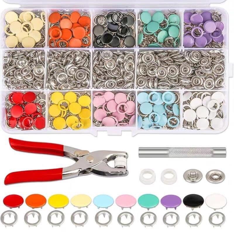 Bộ dụng cụ kìm bấm cúc  áo tiện dụng + 10 màu nút kim loại kèm 150 chi tiết áo