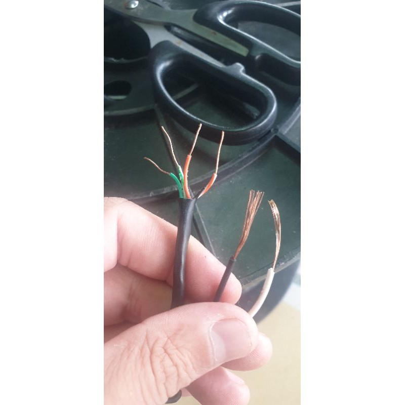 Dây 4 lõi liền nguồn