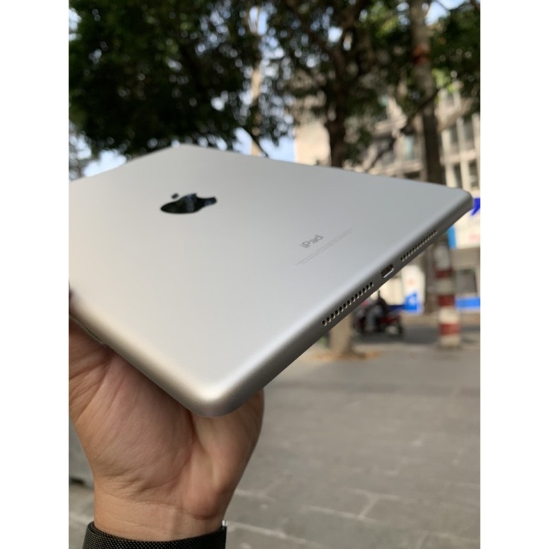 iPad Gen 6 9.7” 2018 wifi 32Gb zin đẹp | BigBuy360 - bigbuy360.vn