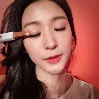 Bút trang điểm mắt 2 màu thái lan