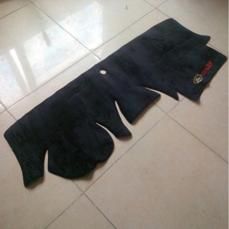 Thảm Taplo Nhung cho xe Ranger XLS