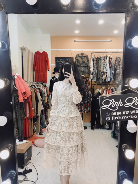 Váy kẻ phối bèo