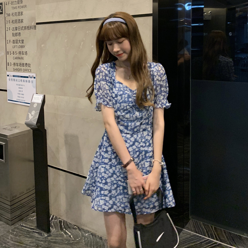 Đầm Tay Ngắn Chất Chiffon Hoạ Tiết Hoa Thiết Kế Cổ Chữ V Nữ Tính | BigBuy360 - bigbuy360.vn