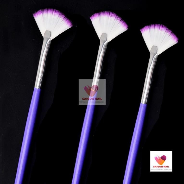 Cọ chổi phủi nail