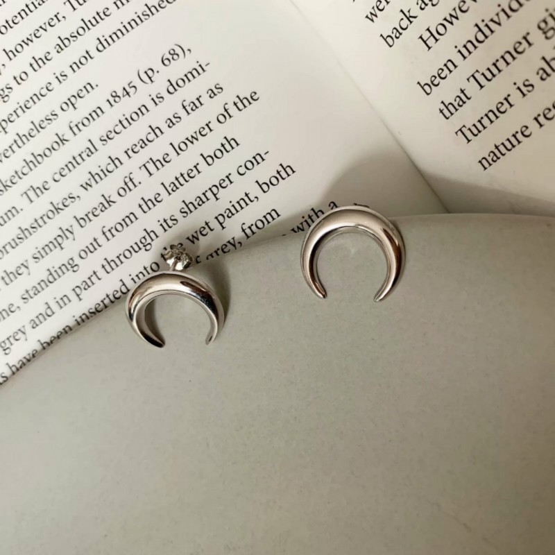 Khuyên Tai Hình Mặt Trăng Khuyết Cá Tính Hợp Thời Trang