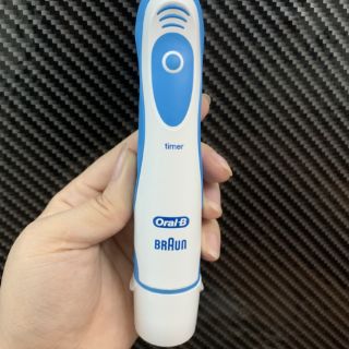 Bàn chải điện đánh răng BRAUN Oral-B