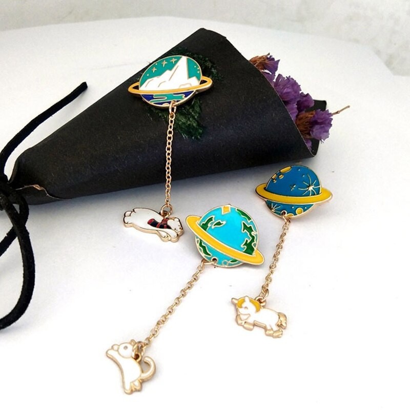 Pin cài áo hành tinh và phi hành gia phối xích độc đáo - GC002