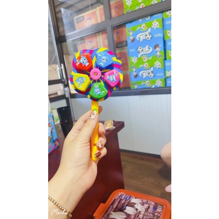Kẹo đồ chơi chong chóng kèm bánh thổi sáo 11k/ 1 cái