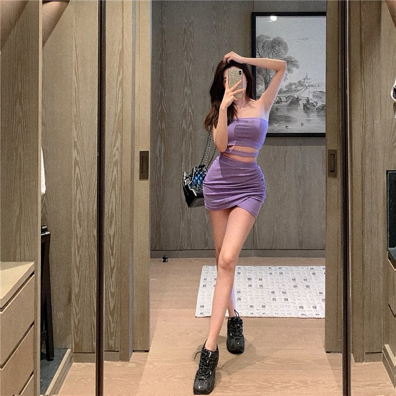 Set croptop và váy body cúp ngực hở bụng