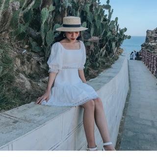 Váy trắng dây