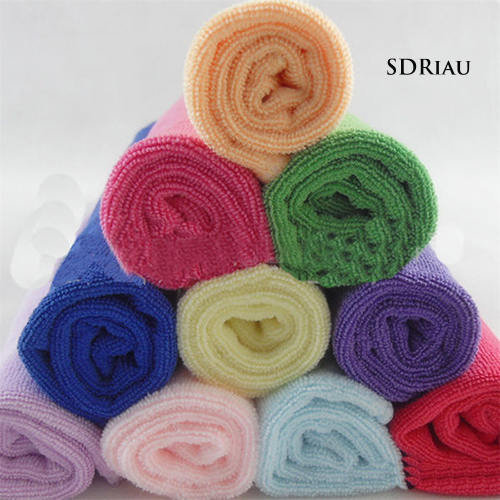 Bộ 10 khăn vệ sinh xe ô tô tiện dụng