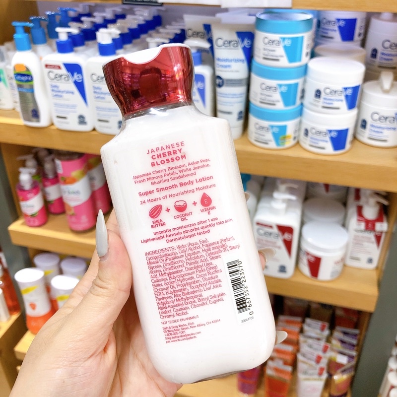 Sữa dưỡng thể Bath &amp; Body works mùi Japanese Cherry Blossom 236ml