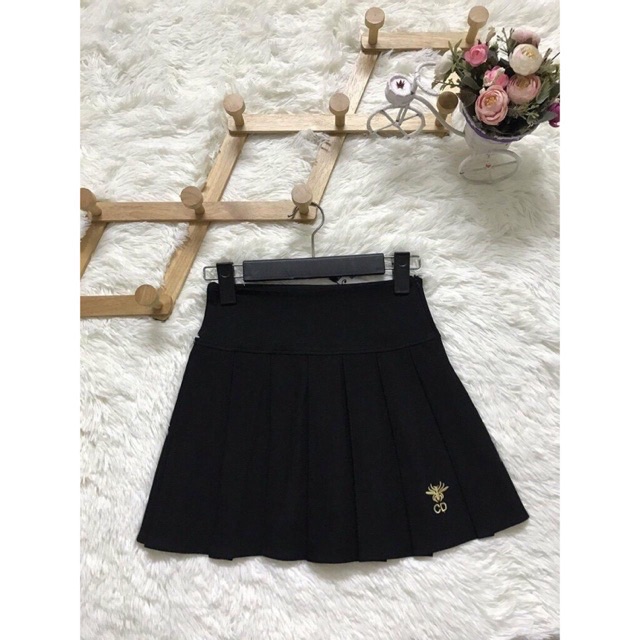 CHÂN VÁY XẾP LY UMI THÊU ONG | BigBuy360 - bigbuy360.vn