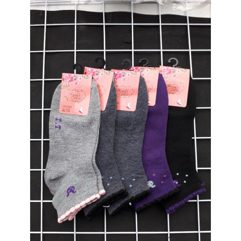 Tất nữ cổ nhỡ