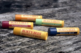 Son Dưỡng Burt’s Bees Moisturizing Lip Balm (4.25g)