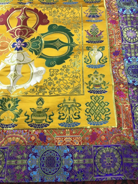 [PBMC]KHĂN TRẢI BÀN VUÔNG 1 MÉT GẤM CAO CẤP ( VÀNG - ĐỎ)