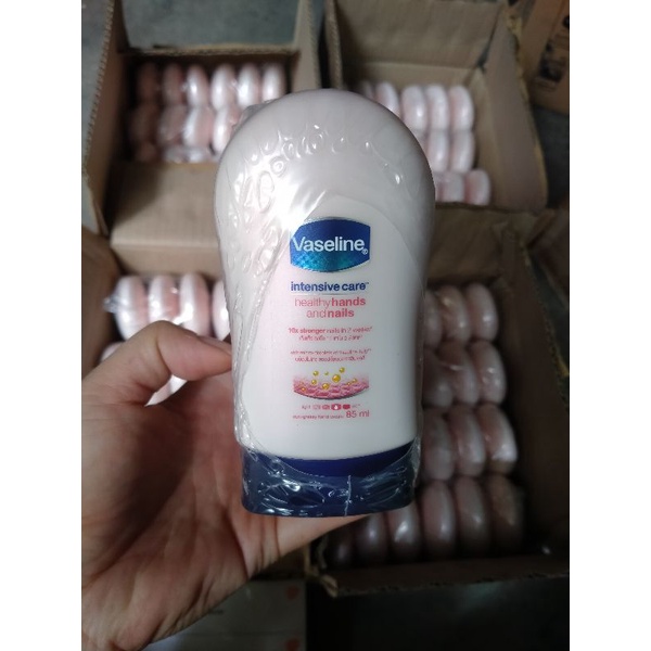 Kem dưỡng da tay và móng tay Vaselin Thái Lan