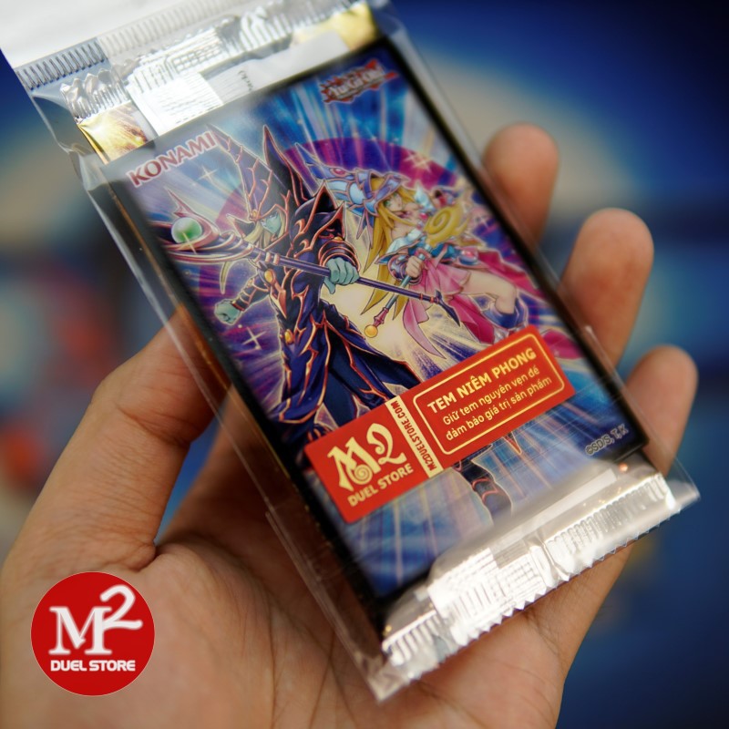 01 gói thẻ bài yugioh Maximum Gold Booster Pack - 7 lá bài + Tặng kèm 02 bọc bài The Dark Magicians