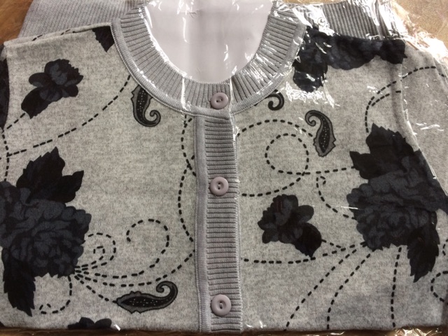 Áo len hoa trung niên | BigBuy360 - bigbuy360.vn