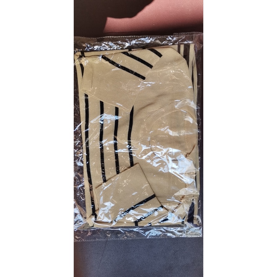 Áo dệt kim tay ngắn kẻ sọc T4GyL