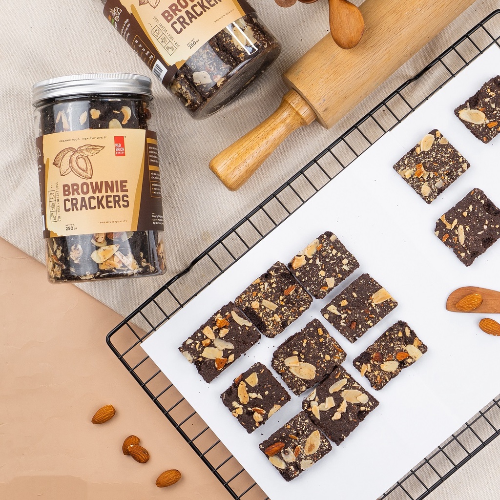 Bánh Brownie Crackers Chocolate Hạnh Nhân Thương Hiệu Gạch Đỏ 250gr Dành Cho Ăn Kiêng Eatclean Chuẩn Healthy
