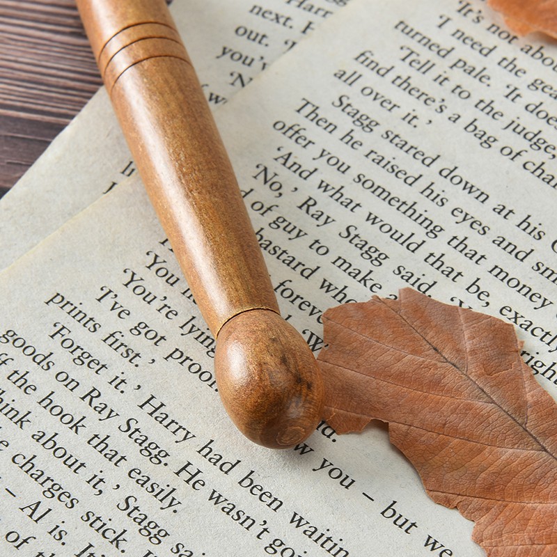 Dụng cụ massage chân thư giãn bằng gỗ