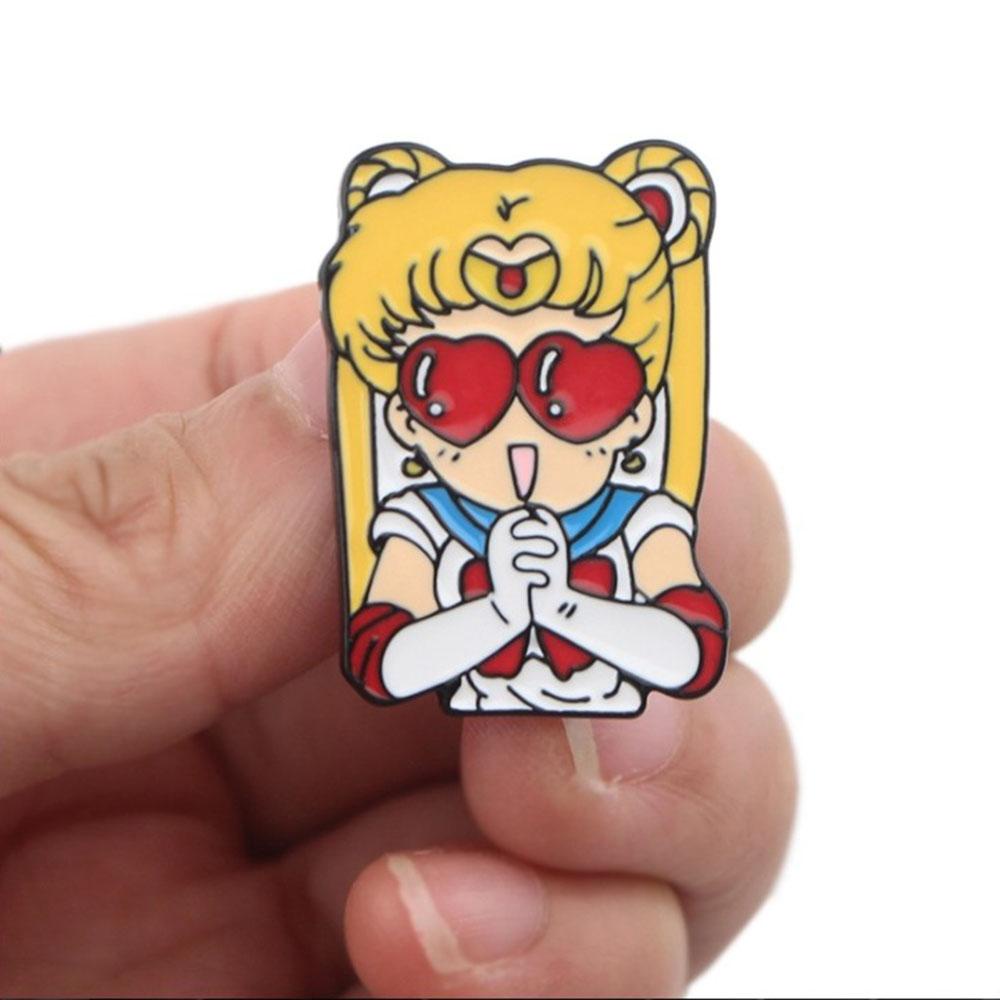 Trâm Cài Áo Hình Thủy Thủ Mặt Trăng Dễ Thương