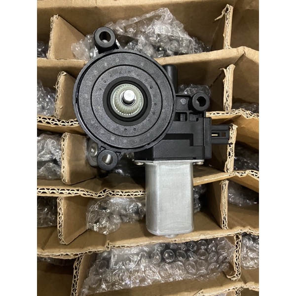 Mô tơ lên xuống kính  Mazda2, Mazda3, Mazda CX5 2014-2019