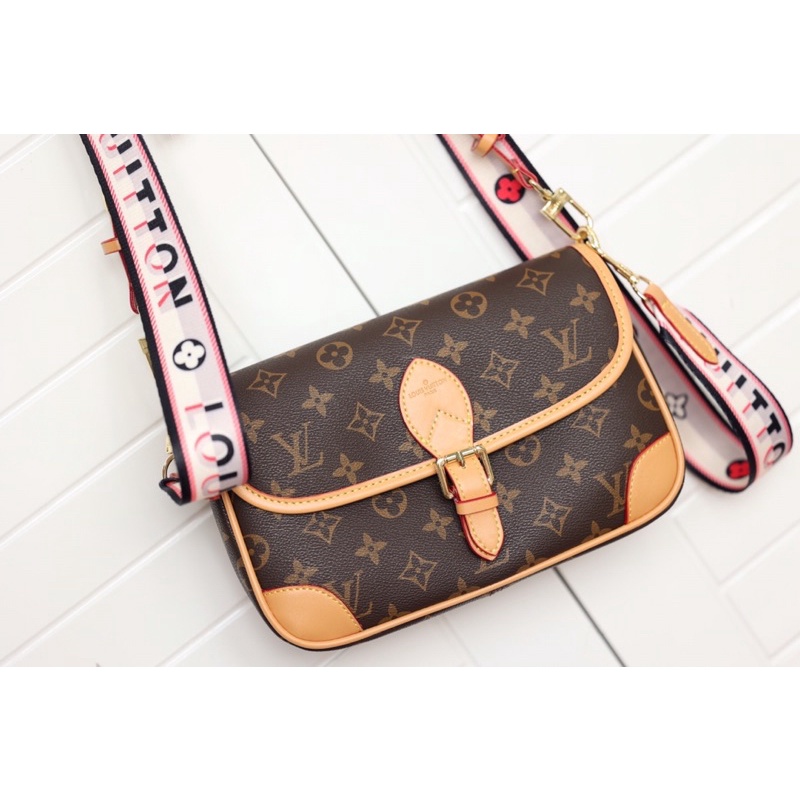 Túi LV Diane fullbox nam châm size 24cm hoa nâu kèm 2 quai Đẹp Soang