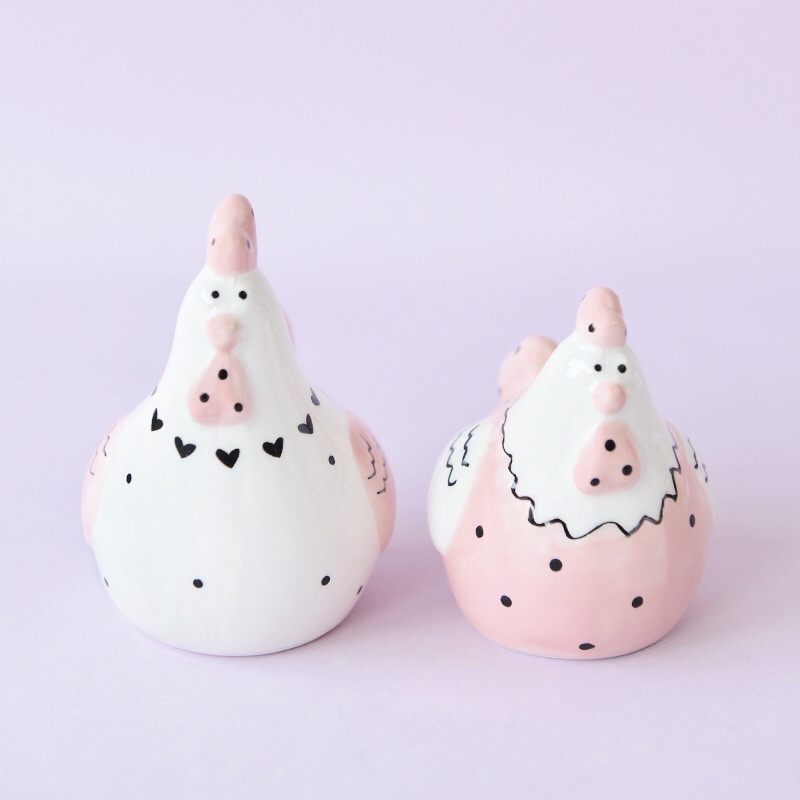 Set 2 lọ tiêu + muối gà hồng bằng sứ