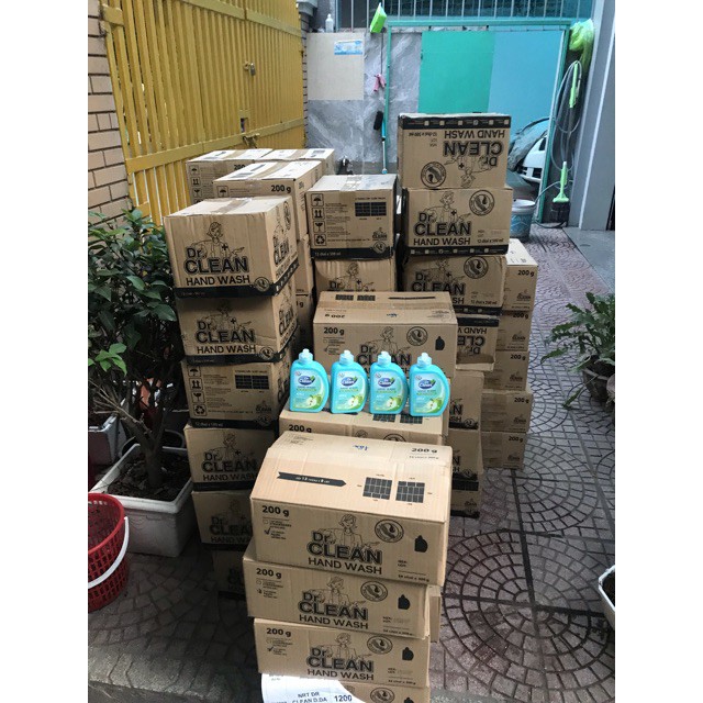 Nước Rửa Tay Hương Hoa Quả DR. CLEAN 200ml Kháng Khuẩn - Sạch Da | BigBuy360 - bigbuy360.vn