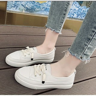 Giày sục bít mũi thể thao