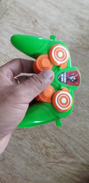 Chiếc mô hình bắn đĩa 2 nồng bằng nhựa rất đẹp