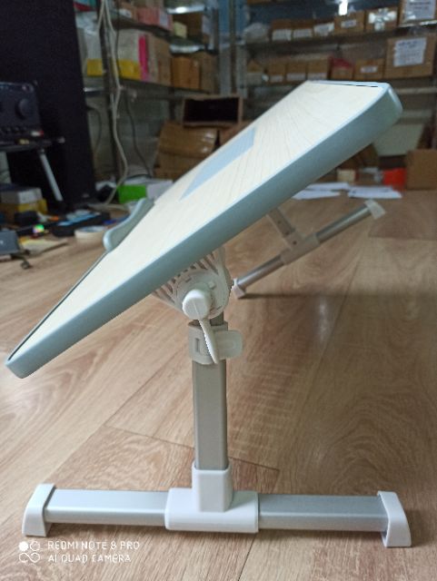 Bàn laptop có đế tản nhiệt / Bàn laptop chân xoay gập gọn | BigBuy360 - bigbuy360.vn