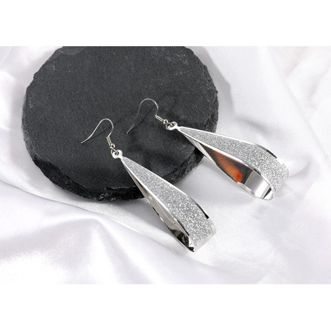 Khuyên tai HQ Drop Earrings