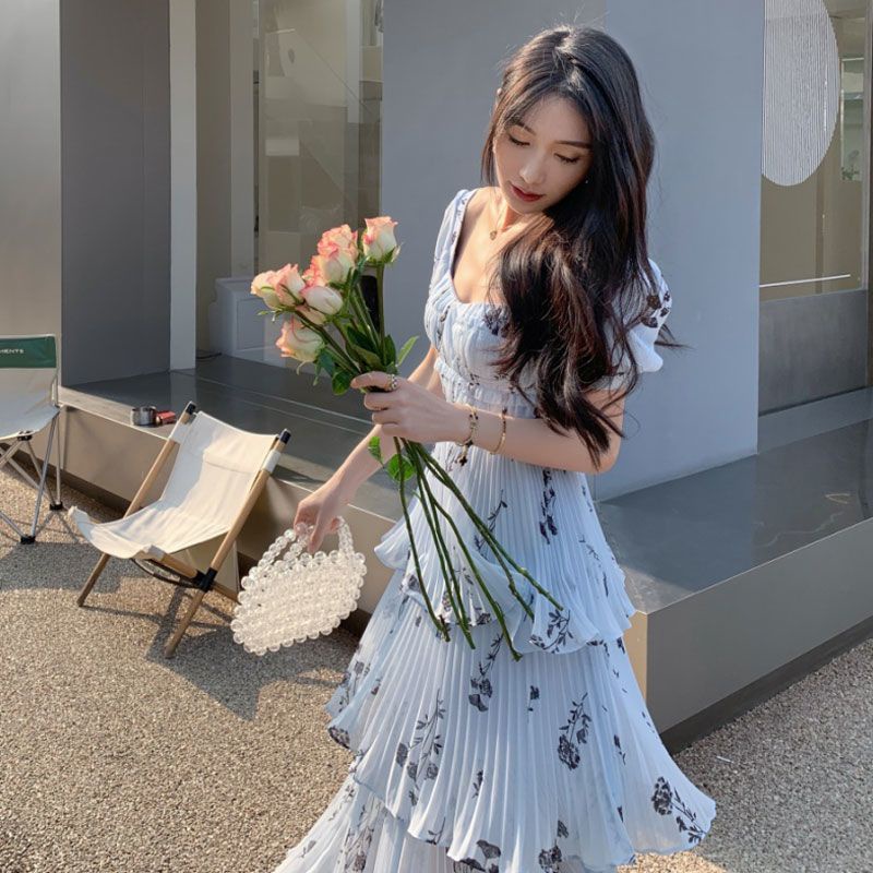 Đầm voan dập ly 3 tầng màu xanh hoạ tiết hoa hồng