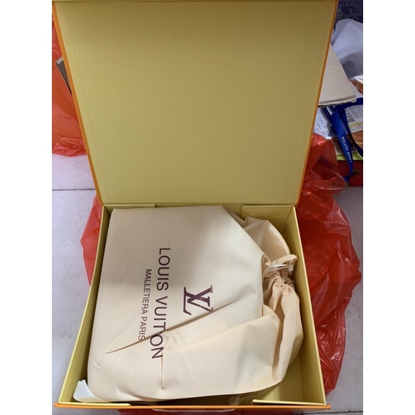 Hộp nam châm LV size 20cm 22cm 25 cm vừa hộp thường và nam châm