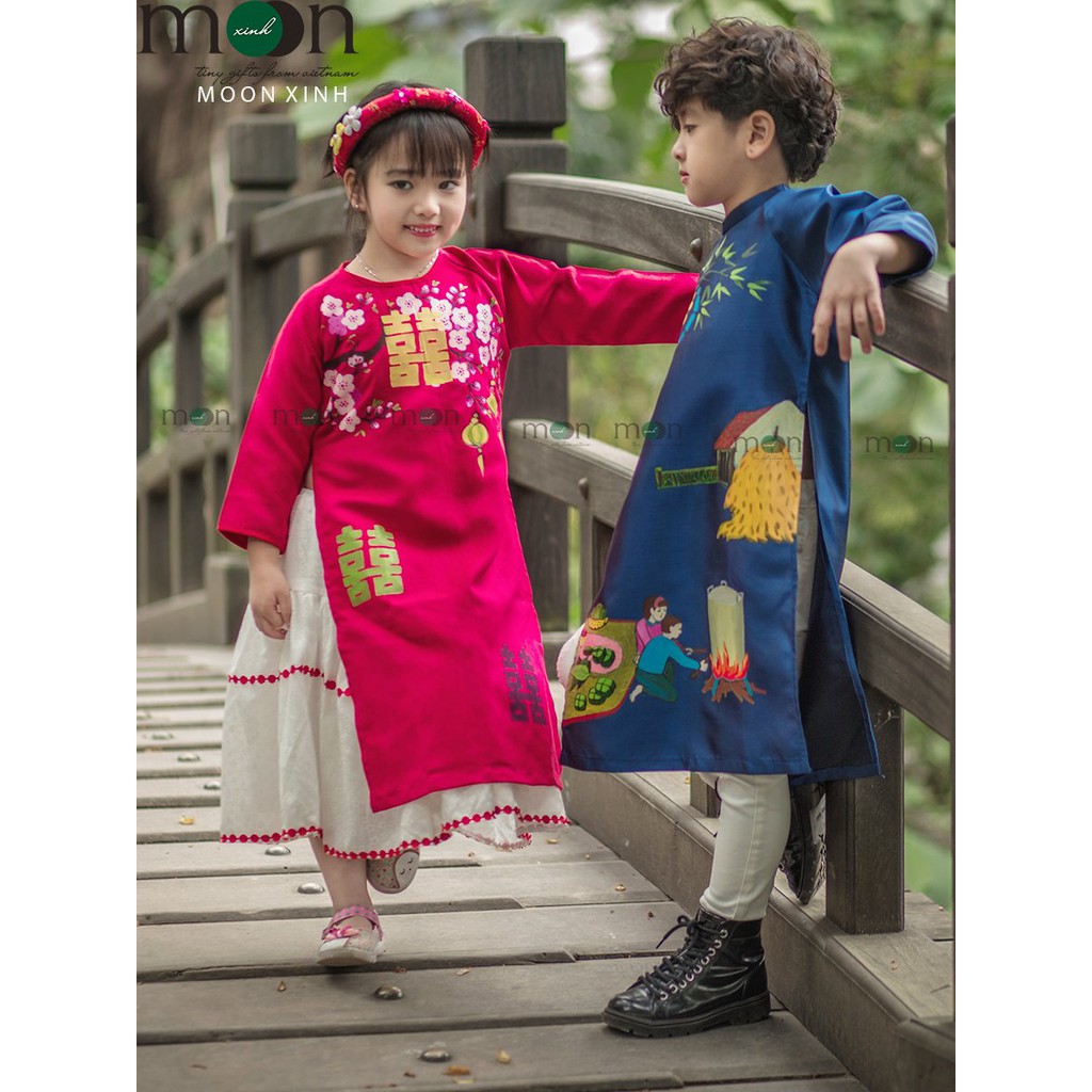 Áo dài cách tân cho bé trai vẽ tay thủ công VNS 264 Moon Xinh - Màu xanh - Gấm taffeta - Full size 8kg-65kg