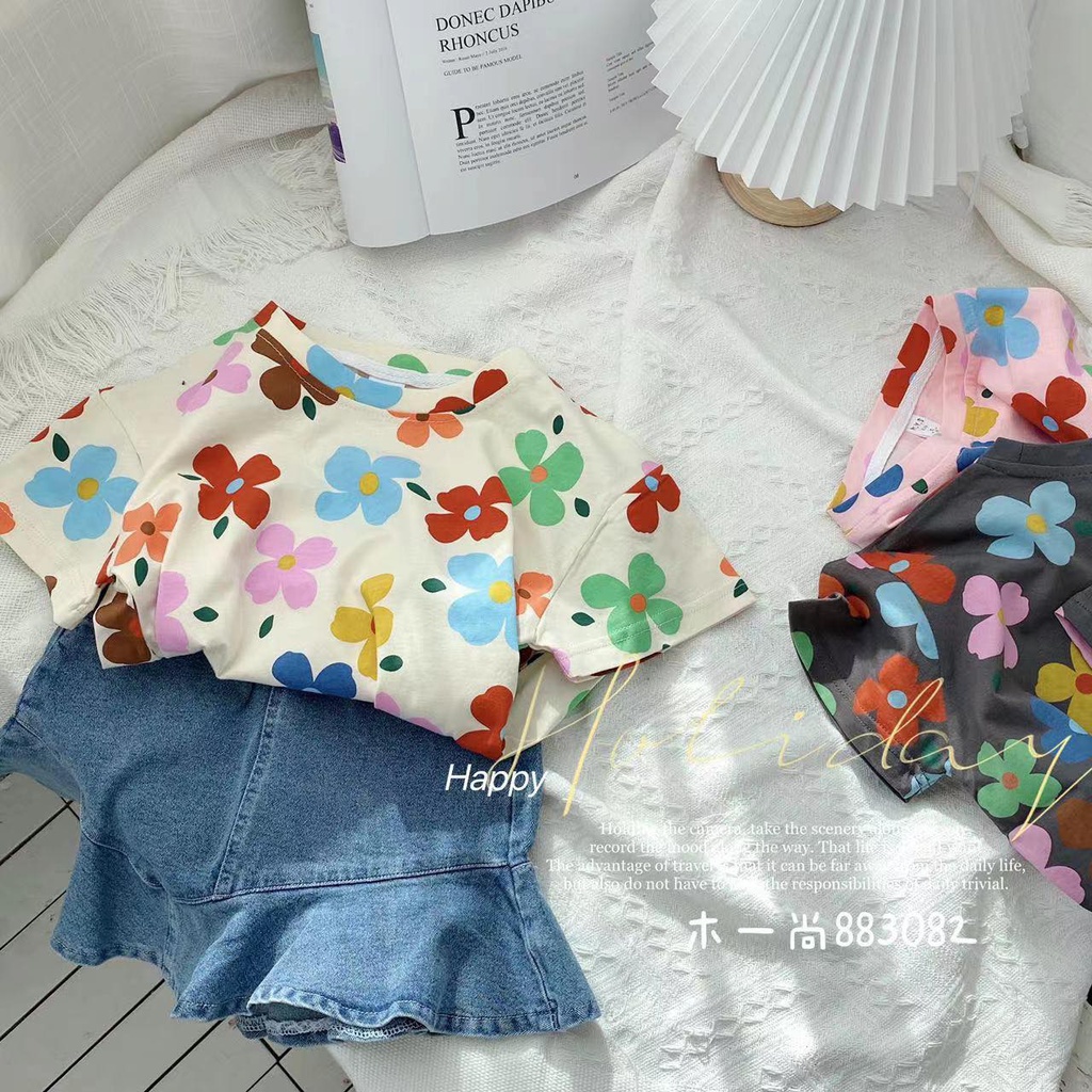 Áo phông hoa ngũ sắc