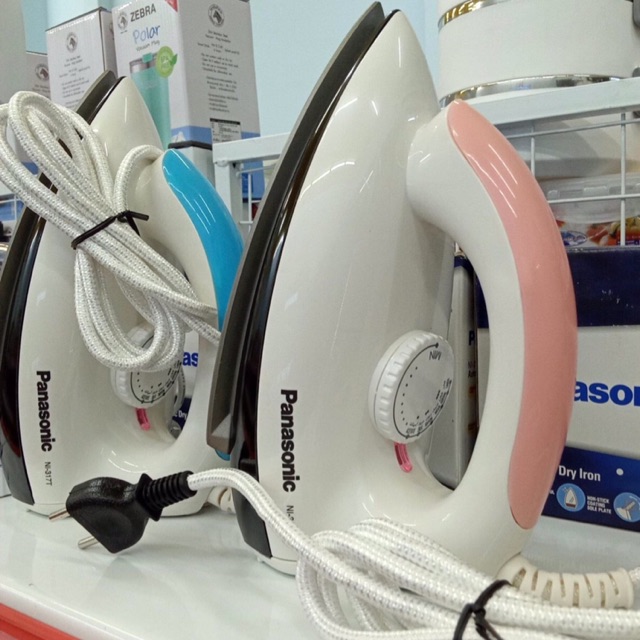 Bàn ủi khô Panasonic NI-317T