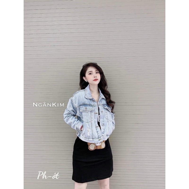 Áo khoác bò crop in chữ sau | BigBuy360 - bigbuy360.vn