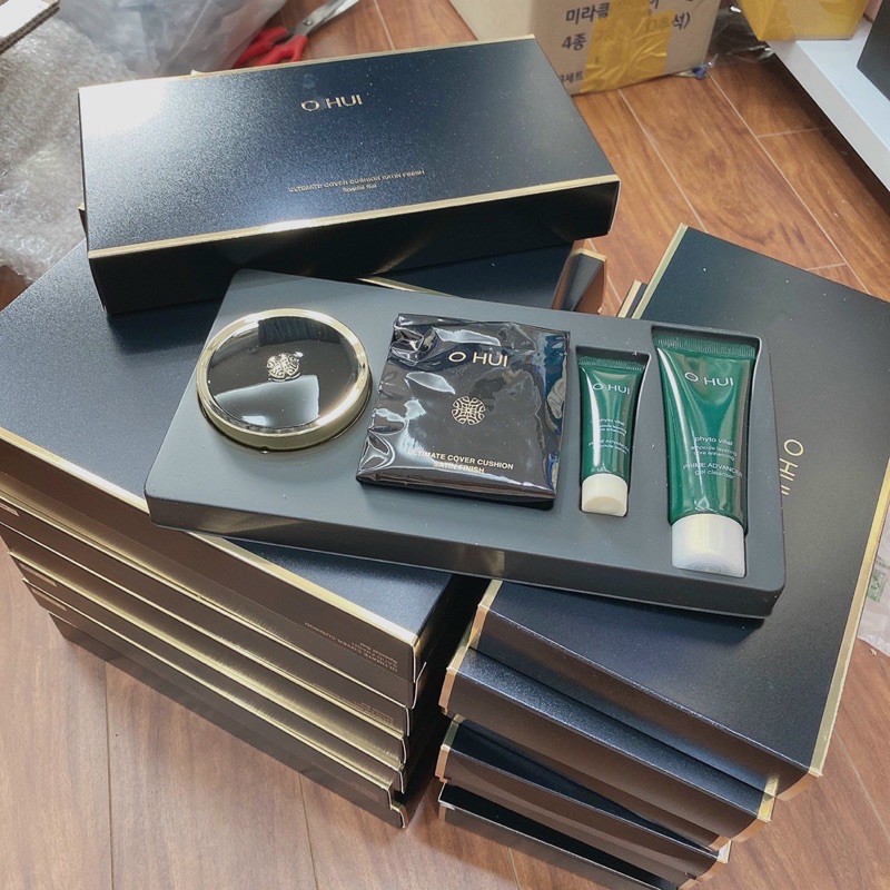  [CHÍNH HÃNG] SÉT PHẤN NƯỚC OHUI ĐEN ULTIMATE COVER CUSHION MATT FINISH CHO DA DẦU 30g | BigBuy360 - bigbuy360.vn