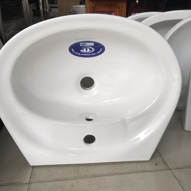 Lavabo treo tường , chậu rửa mặt giá rẻ Minh Thịnh chất lượng cao