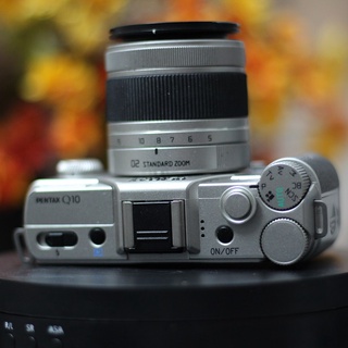 Máy ảnh Mirrorless Pentax Q10 kèm lens Kít