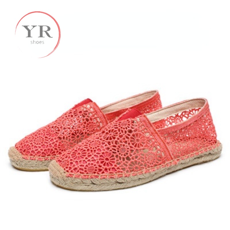 Giày Slip On Chất Liệu Vải Bố Thoải Mái