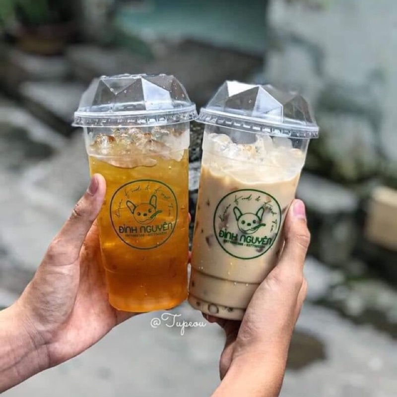 50 LY NHỰA TRƠN ĐỰNG TRÀ SỮA KÈM NẮP