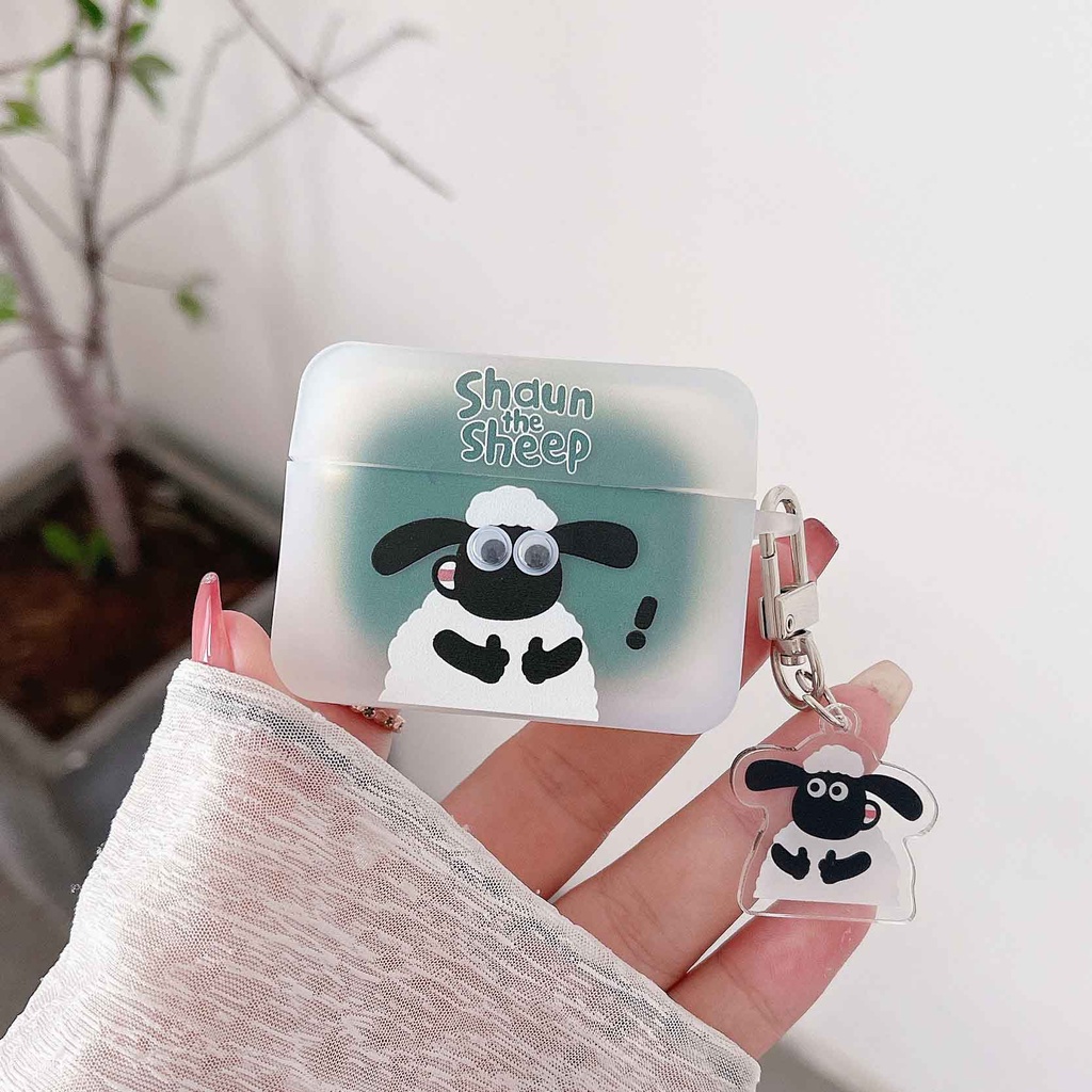Vỏ Bảo Vệ Hộp Sạc Tai Nghe Airpods 1 / 2 / 3 / pro Hình Vuông Họa Tiết Chú Cừu Mắt Đen Dễ Thương Kèm Móc Tre